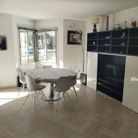 T2 Ile Cannes Marina Mandelieu