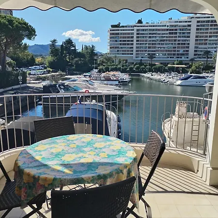 T2 Ile Cannes Marina *